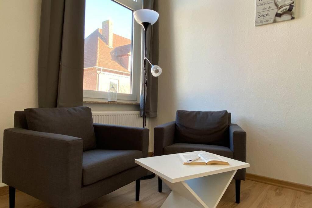 Charmante Altbauwohnung An Der Kesselschleuse 2 Emden Extérieur photo